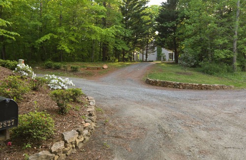 Charlottesville Casa | C'ville Country Retreat for UVa Events ~ Wine Tours ~ Reuniones familiares / de amigos