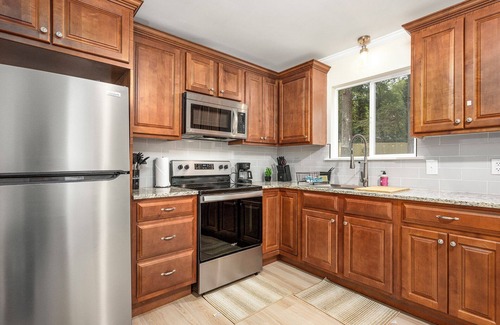 Toddville Road Casa | Charlottle Jacuzzi side oasis
