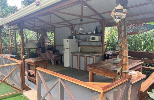 Chiguata Casa | Charming 2 bedroom house with fiber optic in cocles Puerto Viejo de Talamanca