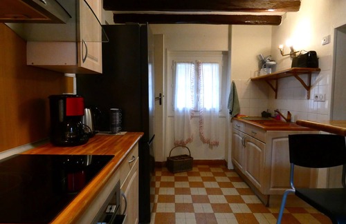 Saint-Hilaire-sur-Yerre Cabaña | Escapada Tranquila en Casa Acogedora para 8 con Jardín en Saint-Hilaire
