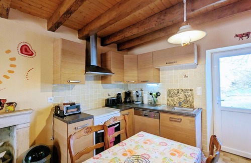 Saint-Hilaire-sur-Benaize Cabaña | Escapada rural en la naturaleza: acogedor gîte con terraza privada y todas las comodidades