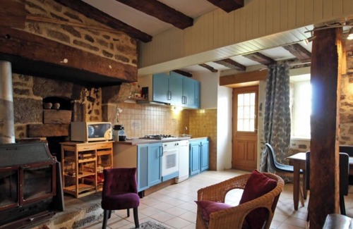 Saint-Laurent-les-Eglises Casa | CHARMING COTTAGE IN THE MONTS D'AMBAZAC AT THE FOOT OF THE SINGLETRACK BIKE PARK
