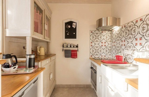 Saint-Sebastien-sur-Loire Cabaña | Gîte urbain proche de Nantes avec terrasse, wifi et accès espace commun