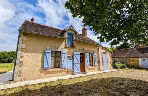 Saulnay Cabaña | Casa Encantadora con Estanque Privado en el Corazón de Berry