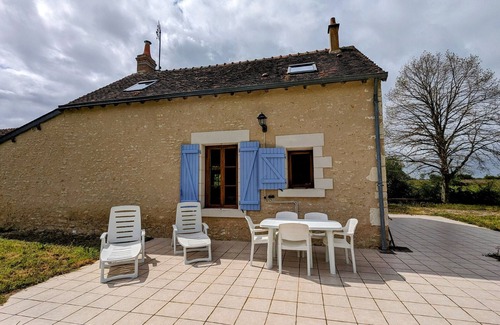 Saulnay Cabaña | Casa Encantadora con Estanque Privado en el Corazón de Berry