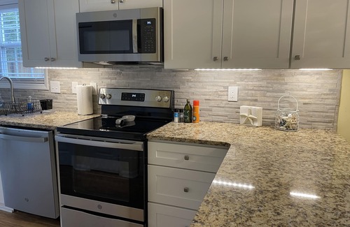 Myrtle Grove Casa | Charm Your Sol- < 3 miles to Carolina Beach!