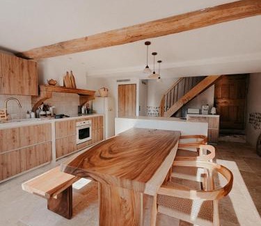 Saint-Georges-d'Esperanche Casa | Charmante maison en pierres, séjour à la ferme