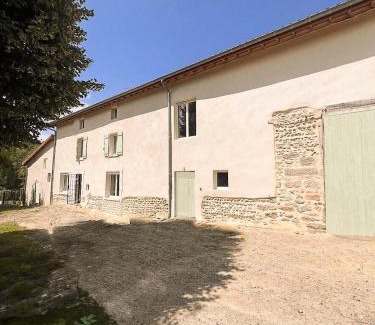 Saint-Georges-d'Esperanche Casa | Charmante maison en pierres, séjour à la ferme
