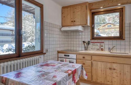 Megeve Apartamento | Charmant 2 pièces à Megève, proche du centre et des télécabines, avec balcon et parking - FR-1-453-120