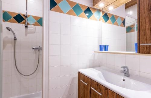 La Clusaz Apartamento | Charmant 4 pièces en centre village, proche pistes - 8 pers, Wifi, parking, balcon, animaux acceptés - FR-1-437-48