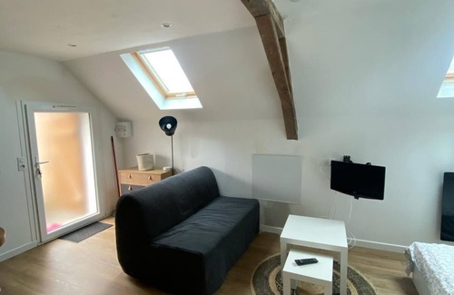 Ingrandes Apartamento | Charmant Appartement à la Campagne Avec Parking et Cour Privatifs