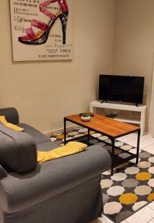 Ecartelee-Bonabry-Orieres-Paron Apartamento | Charmant Appartement au Cœur de Fougères