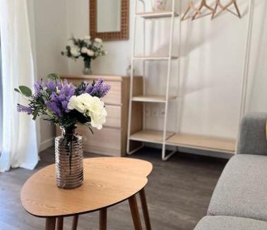 La Courneuve Apartamento | Charmant appartement avec balcon proche de Paris