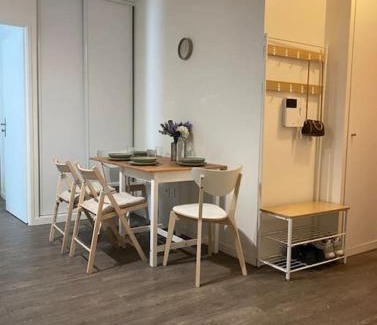 La Courneuve Apartamento | Charmant appartement avec balcon proche de Paris