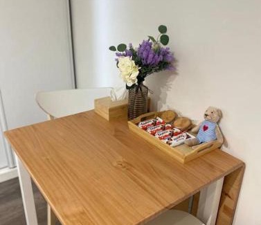 La Courneuve Apartamento | Charmant appartement avec balcon proche de Paris