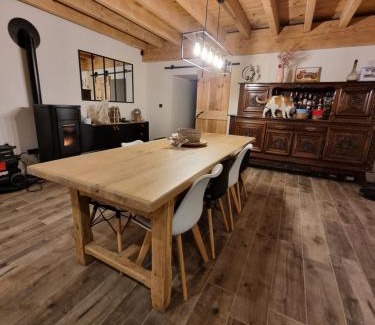 Montserie Casa | Charmant corps de ferme à la montagne.