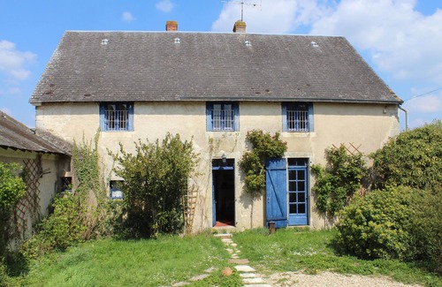 Saint-Maur Casa | Charmant Cottage, Entouré de Nature et Chevaux Dans le Berry
