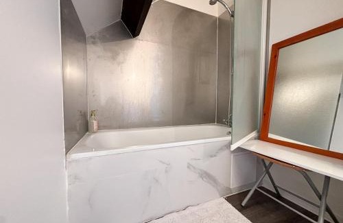Remalard-en-Perche Apartamento | Charmant duplex au calme "La Tourelle" avec wifi