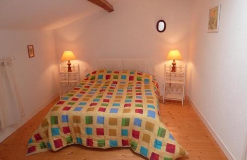Veranne Casa | Charmant gîte avec poêle à bois, terrasse et jardin, sentiers rando, 1 chambre + mezzanine - FR-1-496-256