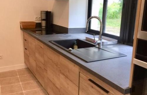 Le Mans Casa | Charmant Gîte Familial Rénové avec 3 Chambres, Cheminée et Jardin, Proche Le Mans - FR-1-410-332