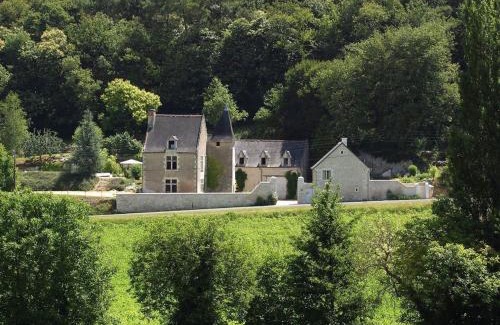 Cravant-les-Coteaux Casa | Charmant gîte avec piscine privée, terrasse et WiFi près de Chinon - FR-1-381-60