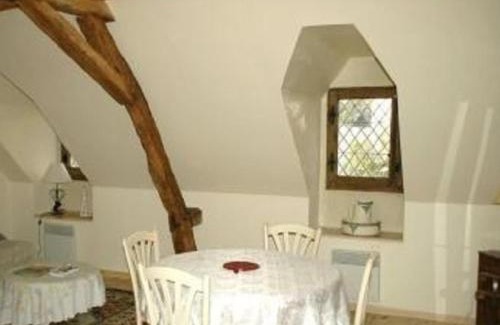 Cravant-les-Coteaux Casa | Charmant gîte avec piscine privée, terrasse et WiFi près de Chinon - FR-1-381-60