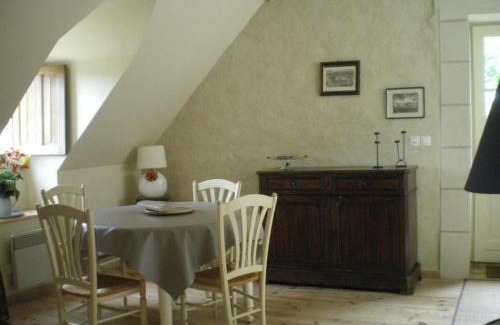 Cravant-les-Coteaux Casa | Charmant gîte avec piscine privée, terrasse et WiFi près de Chinon - FR-1-381-60