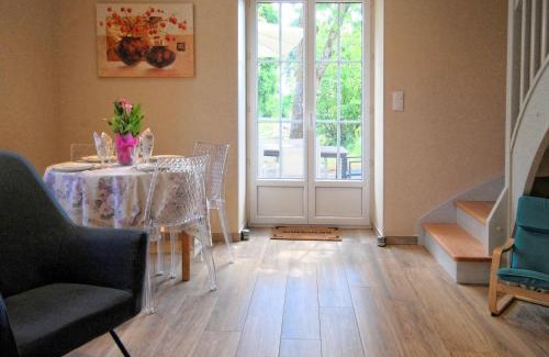 Montagney Casa | Charmant gîte rénové avec terrasse et parking au cœur de Montagney - FR-1-583-482