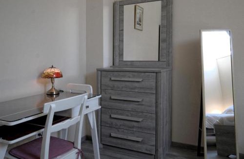Montagney Casa | Charmant gîte rénové avec terrasse et parking au cœur de Montagney - FR-1-583-482