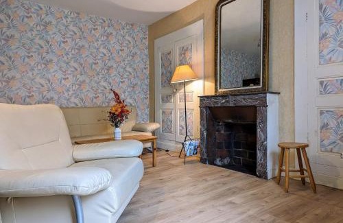 Saint-Didier-sur-Doulon Casa | Charmant Gîte Indépendant au Coeur d'un Village de Campagne avec Cour Fermée - FR-1-582-222