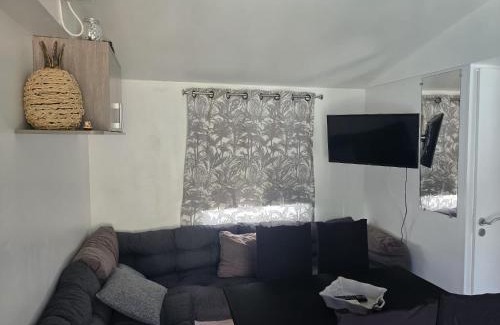 Gemenos Chalet De Esquí | Charmant Mobil home avec piscine privative