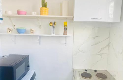 La Garenne-Colombes Apartamento | Charmant studio calme, proche La Défense & Paris