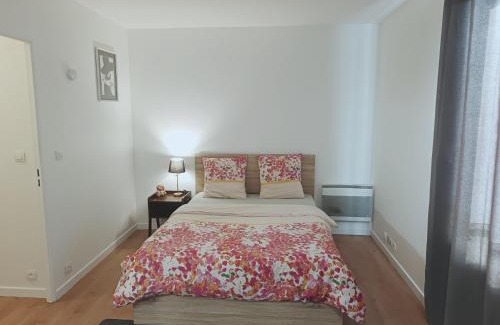 La Celle-sous-Gouzon Apartamento | Charmant Studio Savigny-Le-Temple Nandy