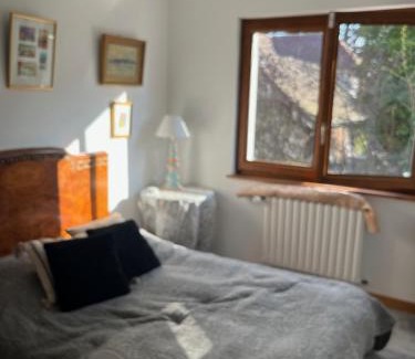 Nernier Cama Y Desayuno | charmante chambre d'hôtes avec salon et terrasse