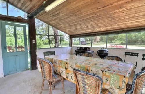 Arles Casa | Charmante maison en Camargue avec piscine partagée
