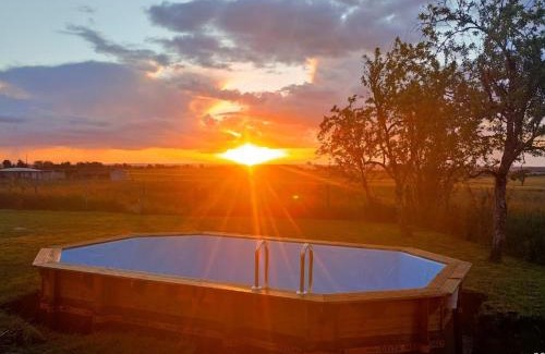 Saint-Lactencin Casa | Charmante Longère avec Terrasse et Piscine Chauffée, proche châteaux et zoo, en pleine nature - FR-1-591-240