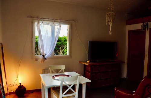 Bordeaux Casa | Charmante Maison, Cuisine Équipée, Joli Environ