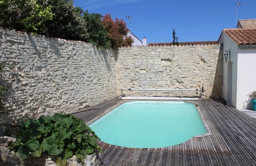 Saint-Xandre Casa | Charmante Maison de Centre-bourg Avec Piscine