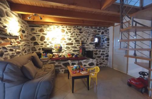 Retournac Casa | Charmante maison dans les gorges de la Loire avec terrasses et poêle à bois - FR-1-582-319