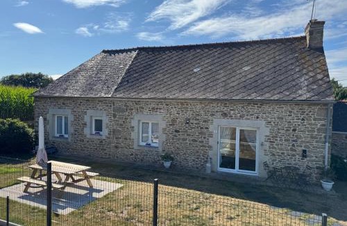 Lanfains Casa | Charmante maison en pierre
