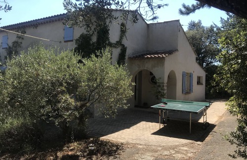 Le Val Casa | Charmante Villa au Calme Avec Jardin Arboré