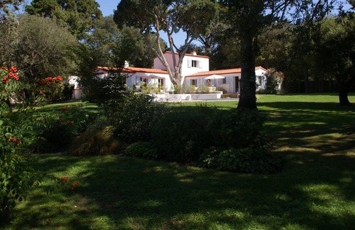 Pornic Casa | Charmante Villa de Bord de Mer, Avec Piscine, Situé Dans un Grand Parc Arboré