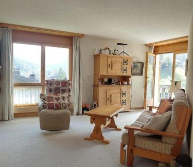 Klosters-Serneus Apartamento | Charmante Wohnung im Dorfkern