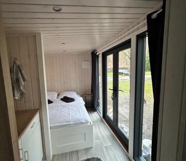 Kloster Lehnin Apartamento | Charmantes Tiny House am See mit Outdoor-Sauna