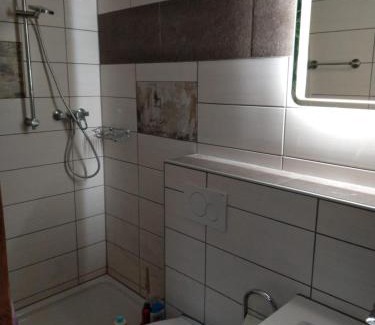 Nenzlingen Casa | Charmantes Western-Zimmer mit Veranda auf dem Raihof