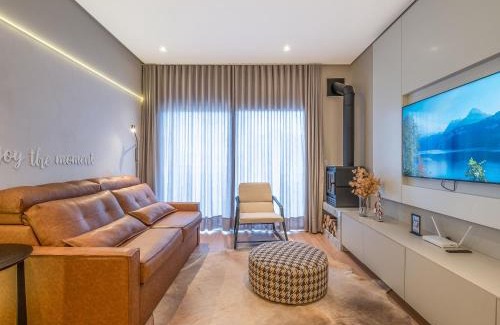 Floresta Apartamento | Charme e Lareira no Centro de Gramado