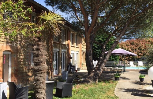 Auterive Casa | Charme et Calme au Bord de la Piscine