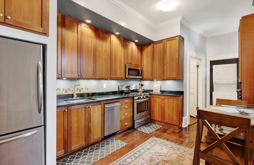Savannah Victorian District Casa | Charmer near Forsyth Park, Heated Pool Access!
