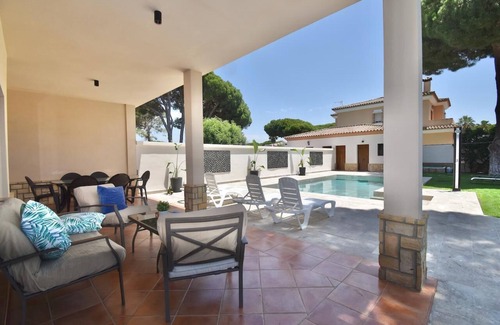 Los Gallos-Cerromolino Villa | Villa Encarni Encantador Chalet con bonito jardín y piscina