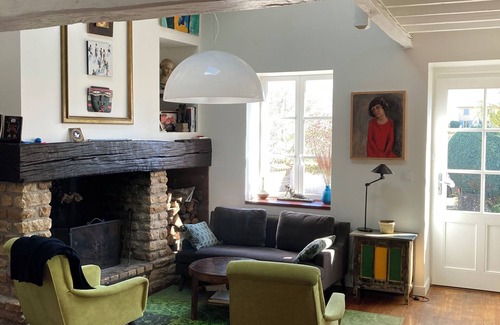 Pouilly-le-Monial Casa | Charming golden stone house with swimming pool. Pets welcome!